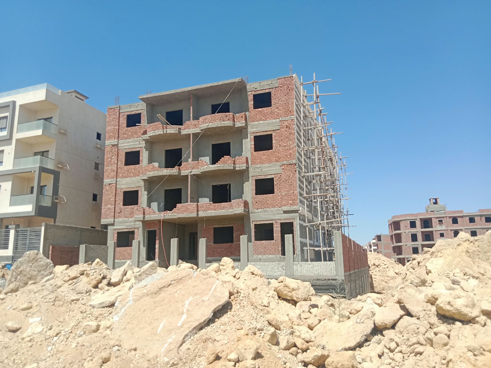 تحديث إنشائي — 92L — 2